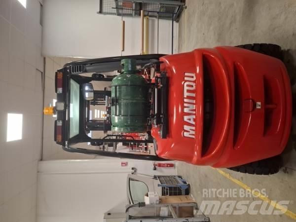 Manitou MI25G Terénní vysokozdvižné vozíky