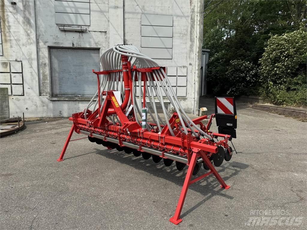 Kverneland CB 3000 Mechanické secí stroje