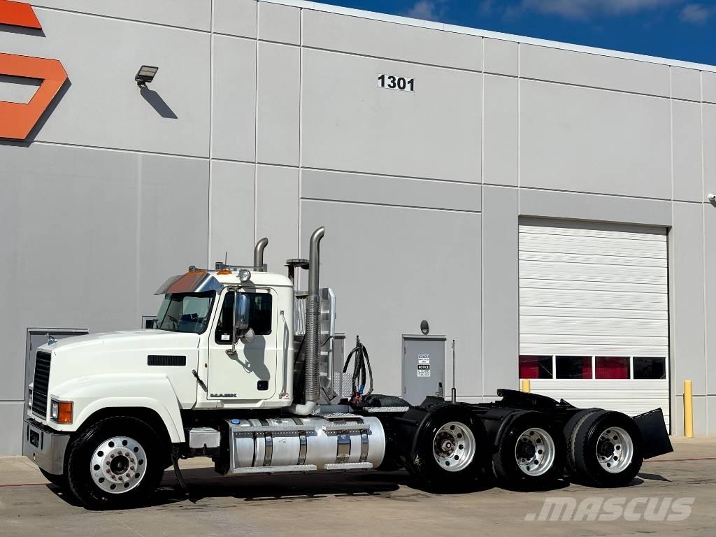 Mack CHU 613 Tahače