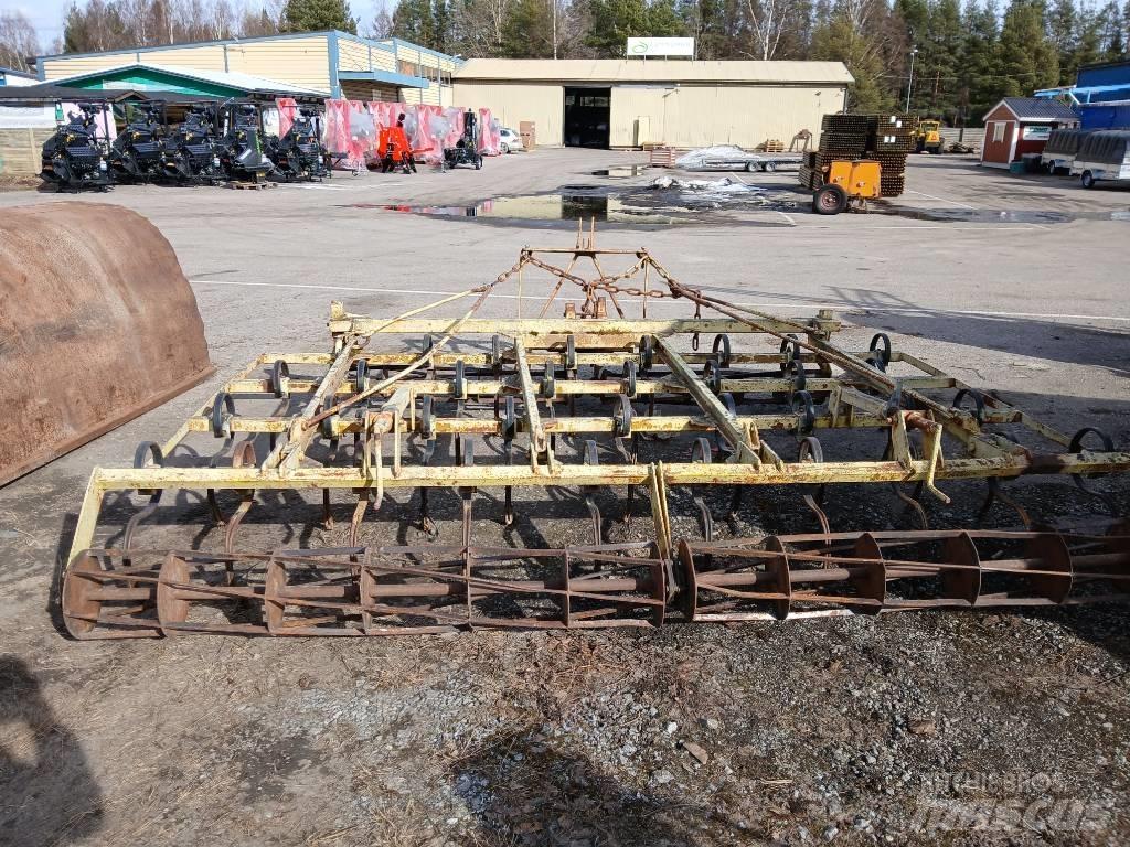  Äes S-piikki Brány