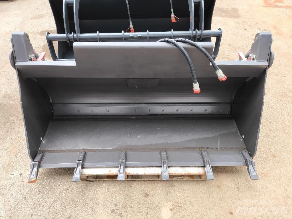 Mecalac 0.65m3 4in1 Lopaty