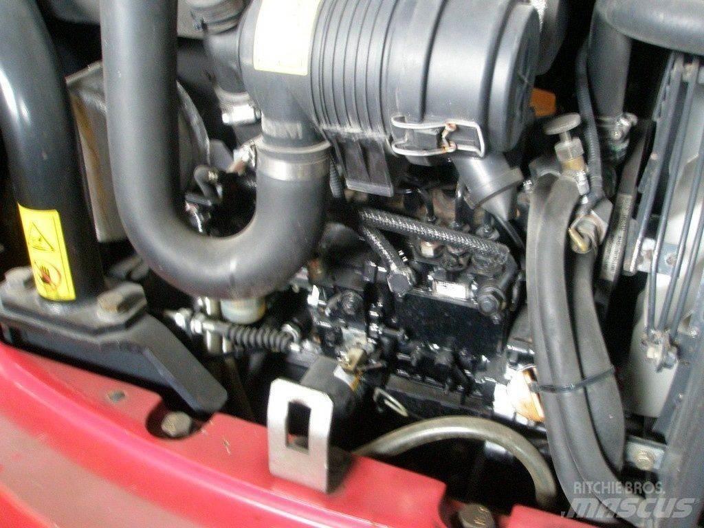 Takeuchi TB23R Mini rýpadla < 7t