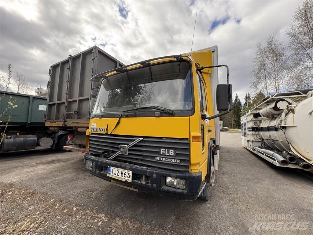 Volvo FL612 Skříňová nástavba
