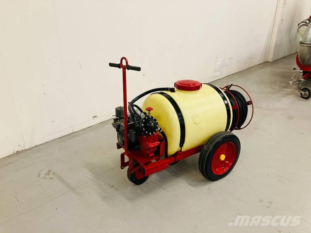 Hardi TR3-200 Tažené postřikovače