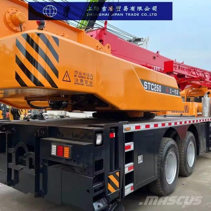 Sany STC 250 Univerzální terénní jeřáby