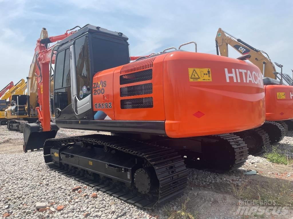 Hitachi ZX 200 Pásová rýpadla