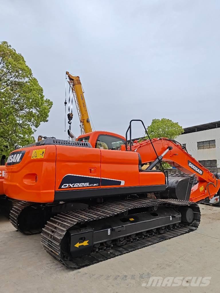 Doosan DX 225 LC-9C Pásová rýpadla