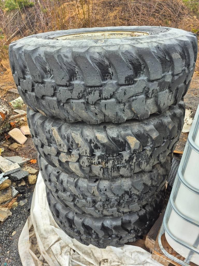 Dunlop 365/80R20 Pneumatiky, kola a ráfky