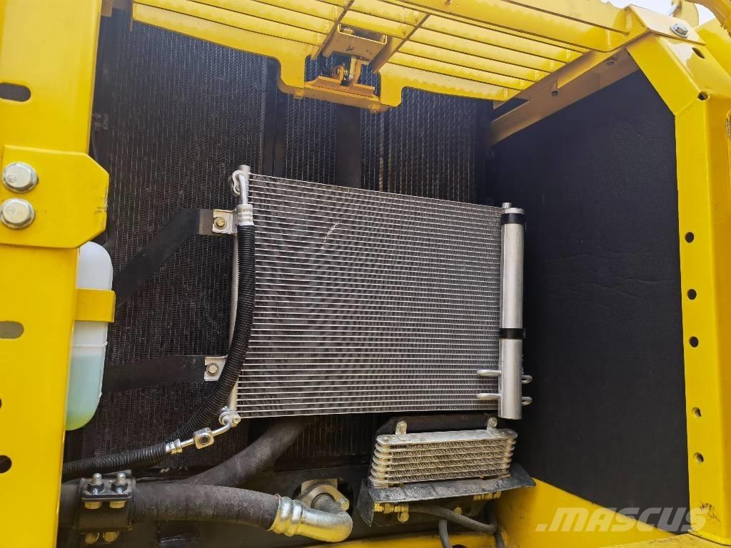 Komatsu PC 200-8 Pásová rýpadla