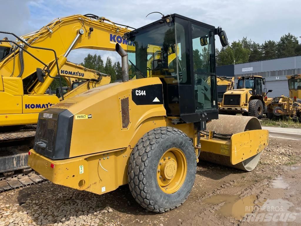 CAT CS44 Tahačové válce