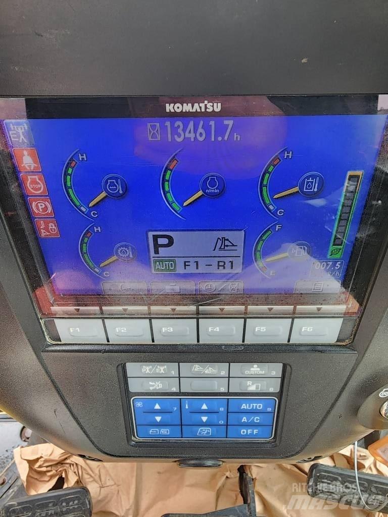 Komatsu D 65 PX-17 Pásové dozery
