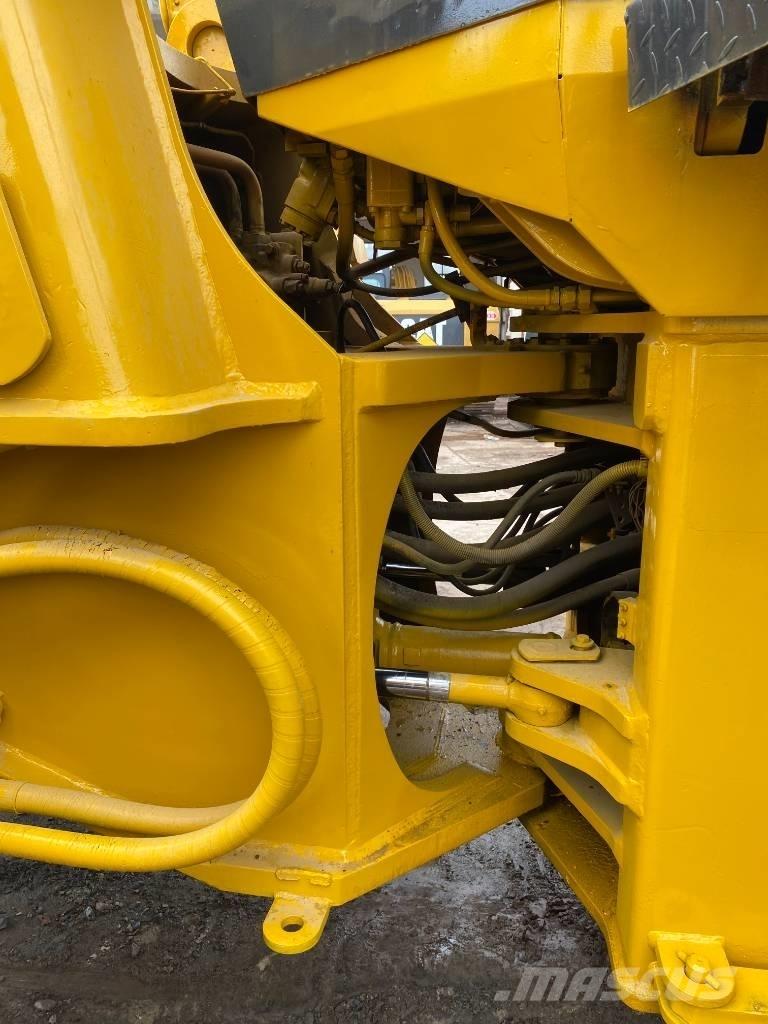 Komatsu WA 470-3 Kolové nakladače