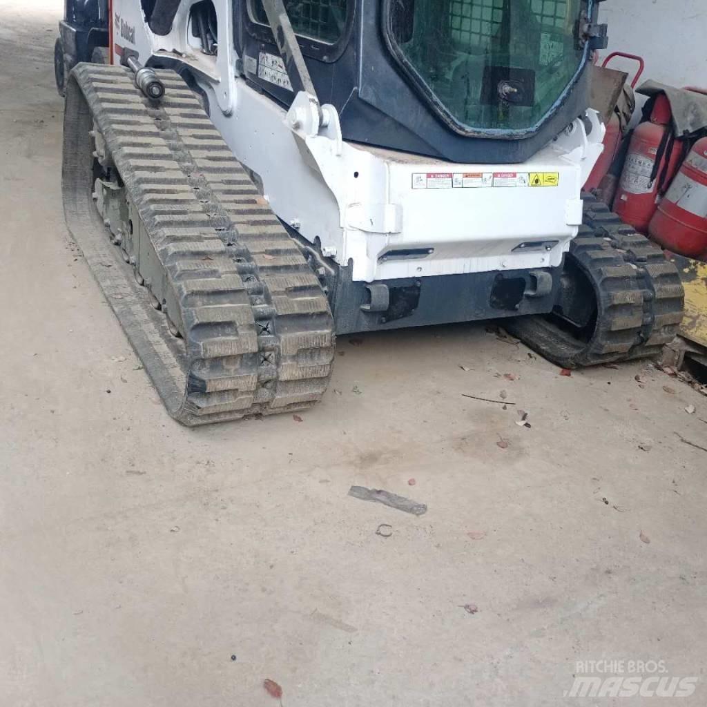 Bobcat T 770 Smykem řízené nakladače
