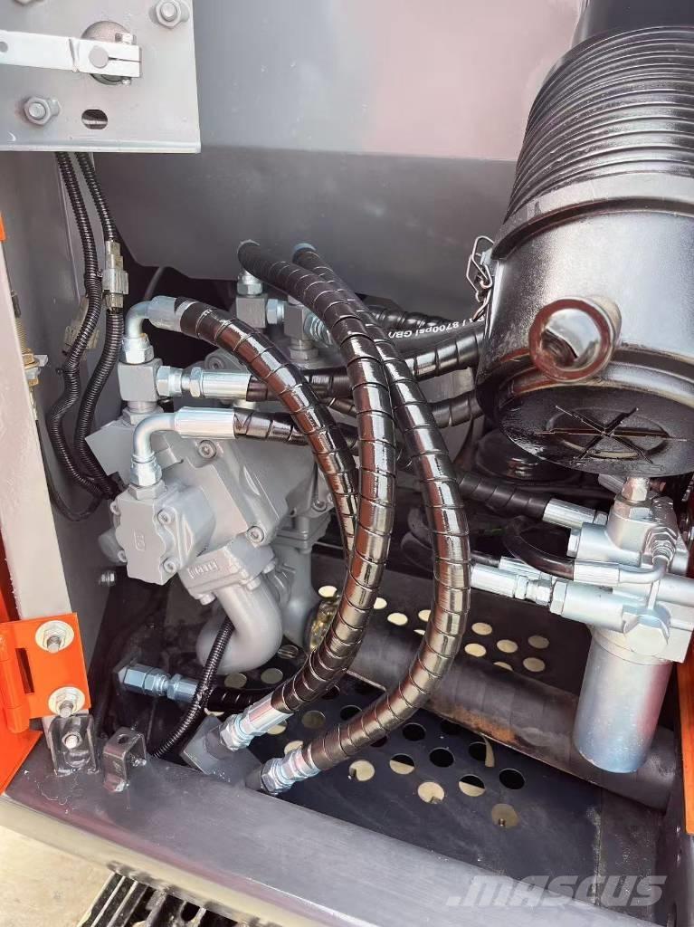 Hitachi ZX70 Pásová rýpadla