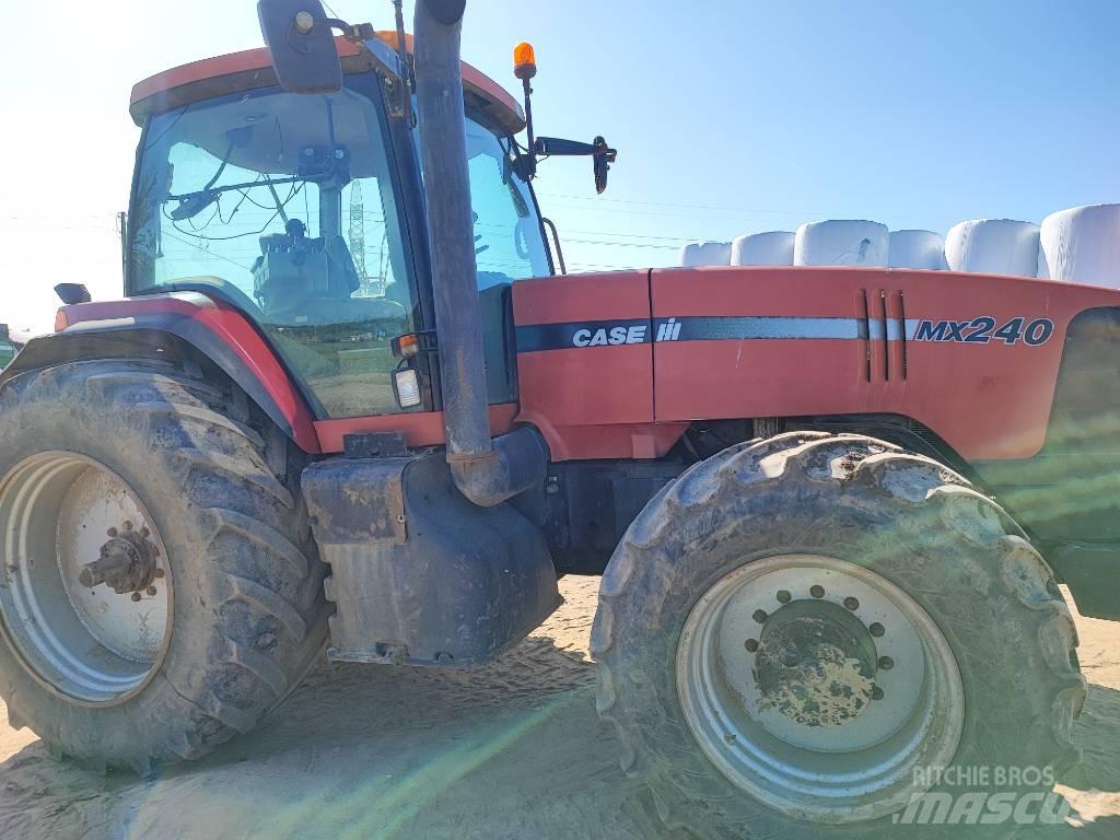 Case IH MX 240 Traktory