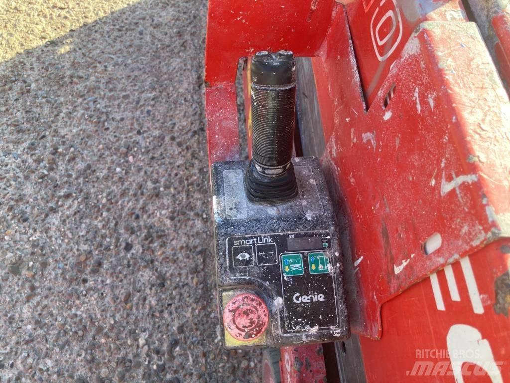 Manitou 100 SEC Nůžková zvedací plošina