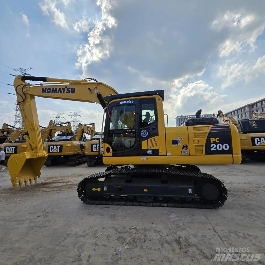 Komatsu PC 200-8 Pásová rýpadla