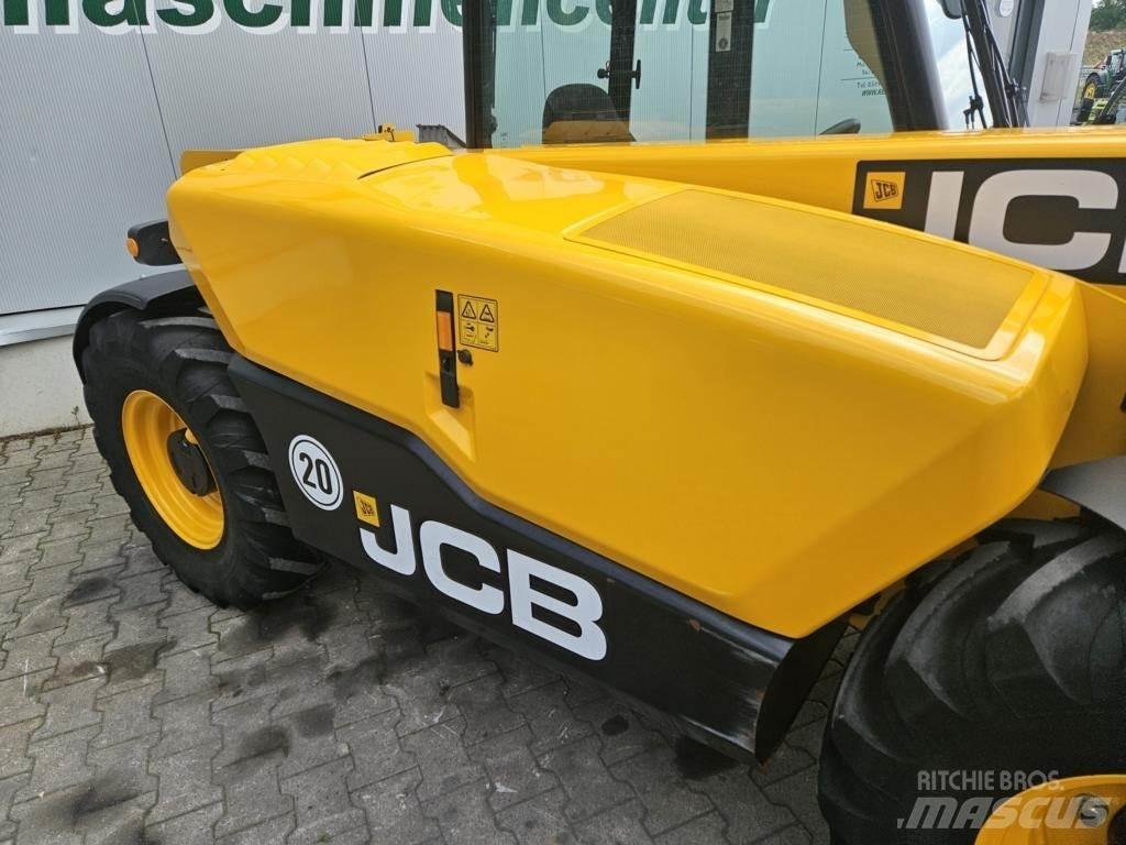 JCB 525-60 Teleskopické manipulátory