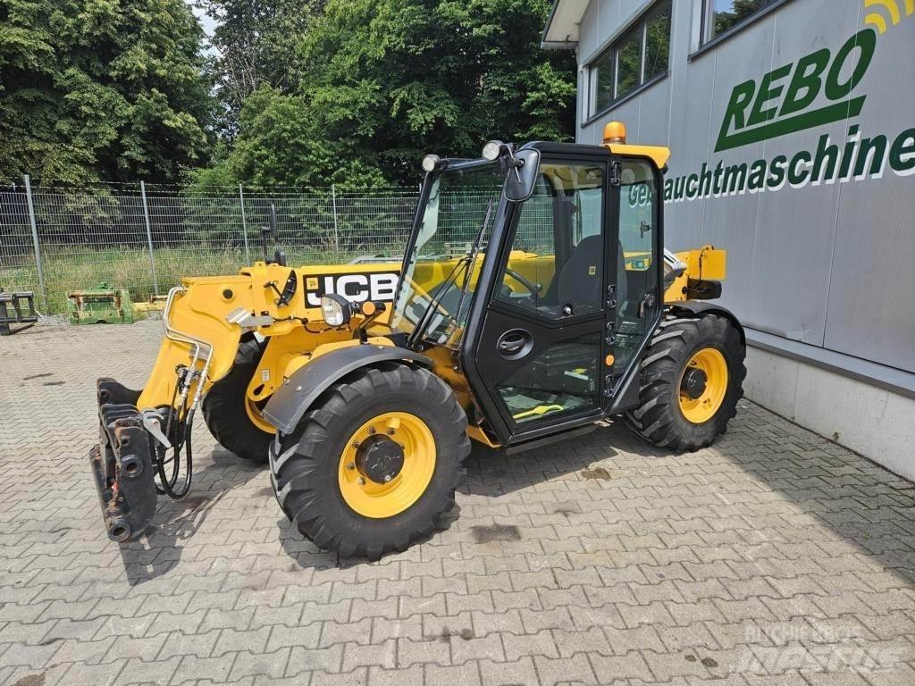 JCB 525-60 Teleskopické manipulátory
