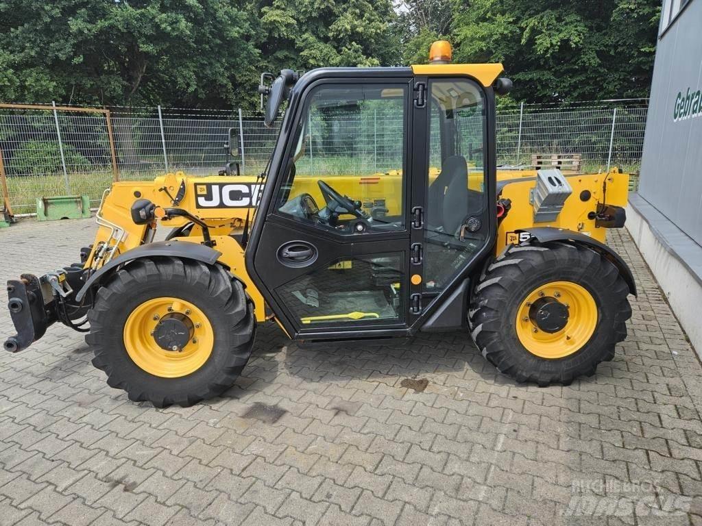 JCB 525-60 Teleskopické manipulátory