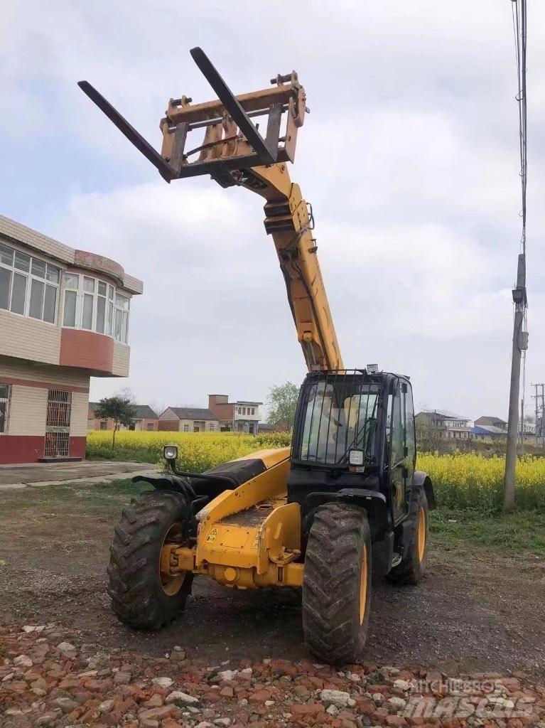 JCB 535-95 Teleskopické manipulátory