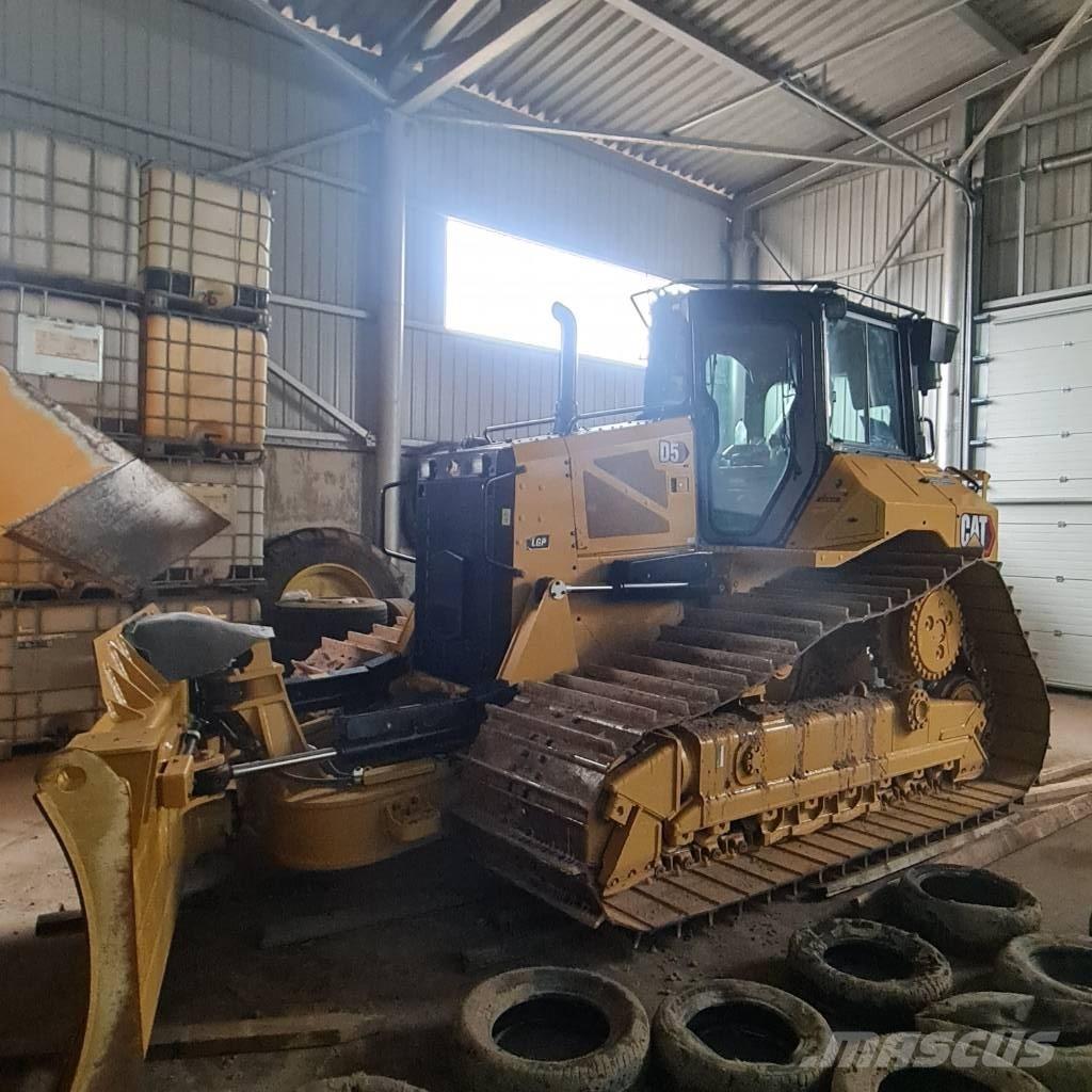 CAT D 5 LGP Pásové dozery