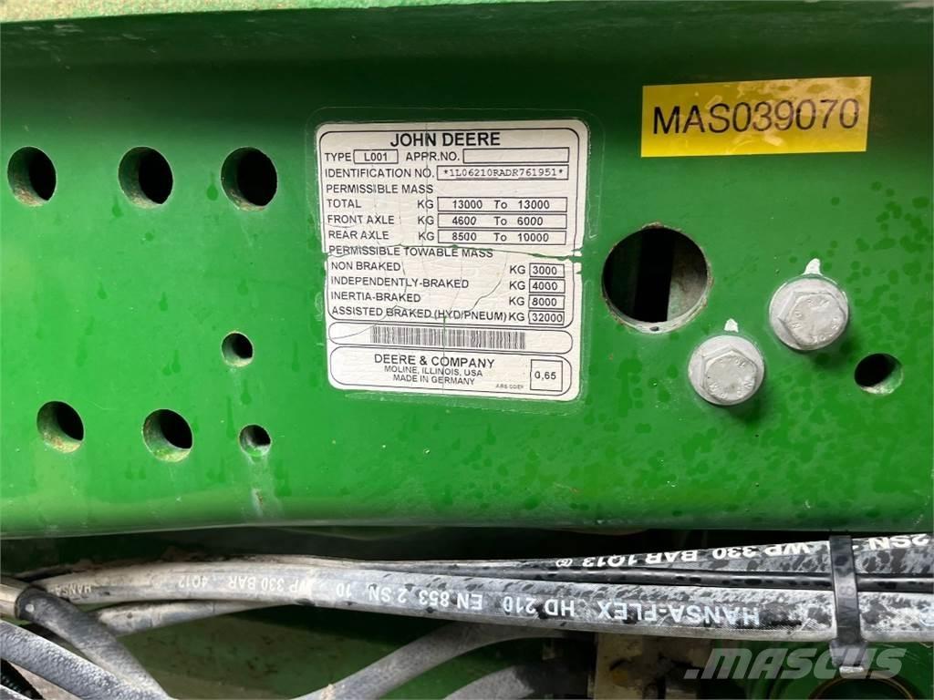 John Deere 6210R Traktory