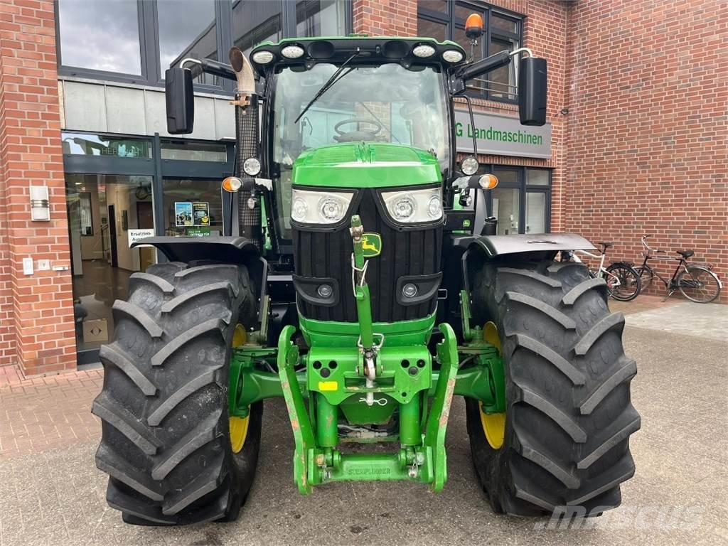 John Deere 6210R Traktory