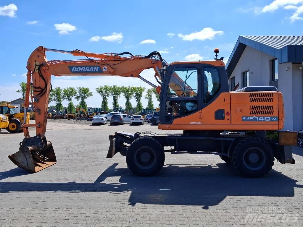 Doosan DX 140 W-3 Kolová rýpadla