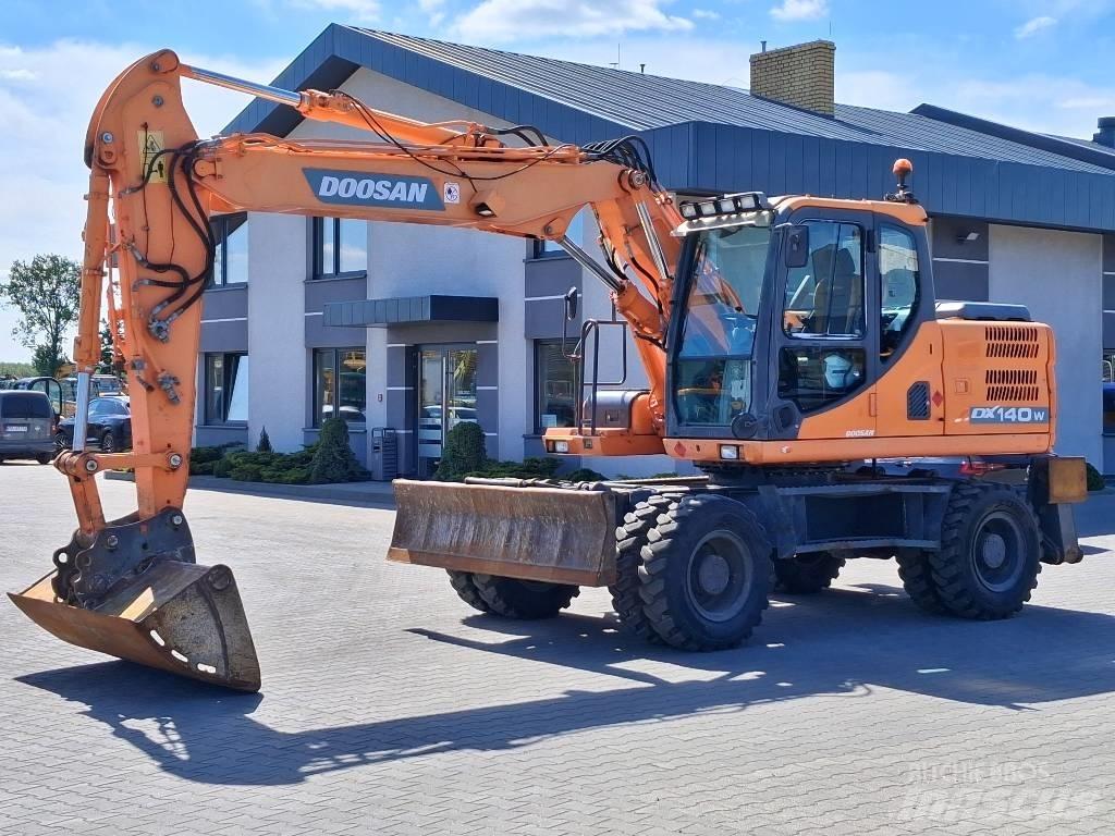 Doosan DX 140 W-3 Kolová rýpadla