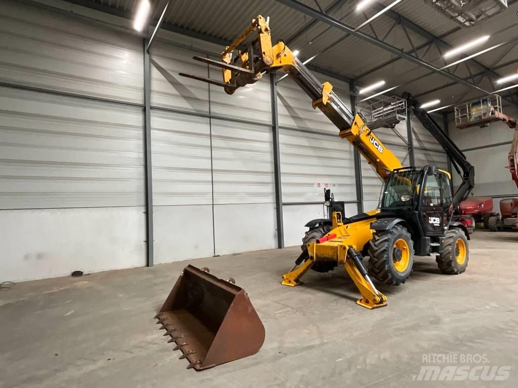 JCB 535 V 125 Teleskopické manipulátory