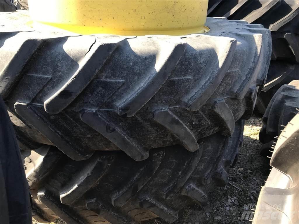 Michelin 520/85R46 Pneumatiky, kola a ráfky