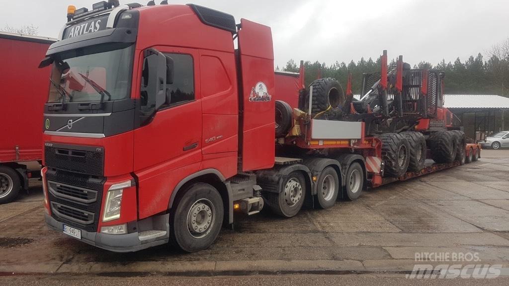 Komatsu 875 Vyvážecí traktory