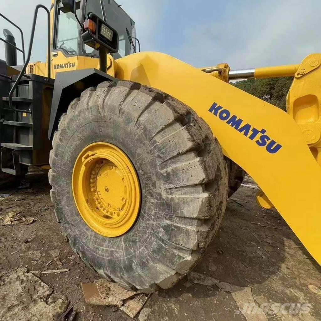 Komatsu WA 500 Kolové nakladače