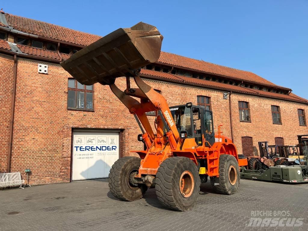 Doosan DL 300 Kolové nakladače