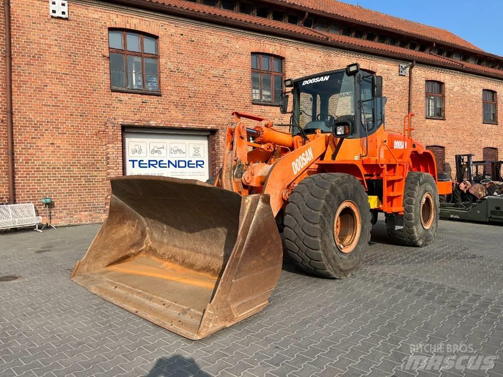 Doosan DL 300 Kolové nakladače