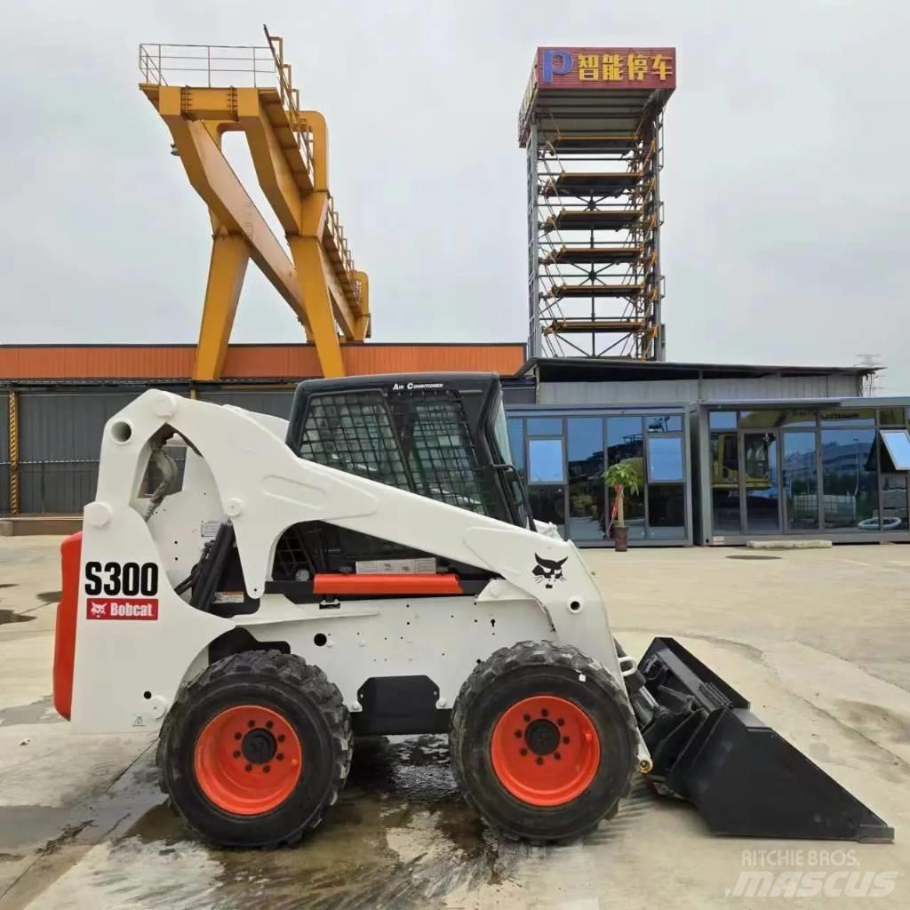 Bobcat S 300 Smykem řízené nakladače