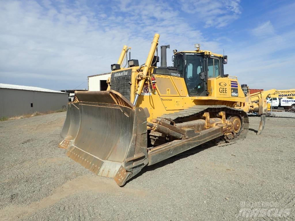 Komatsu D155AX-8 Pásové dozery