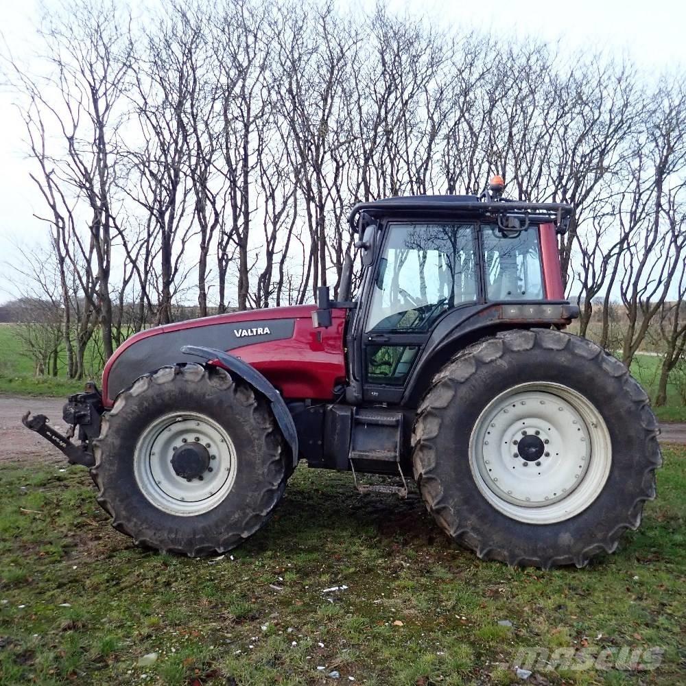 Valtra T 170 Traktory