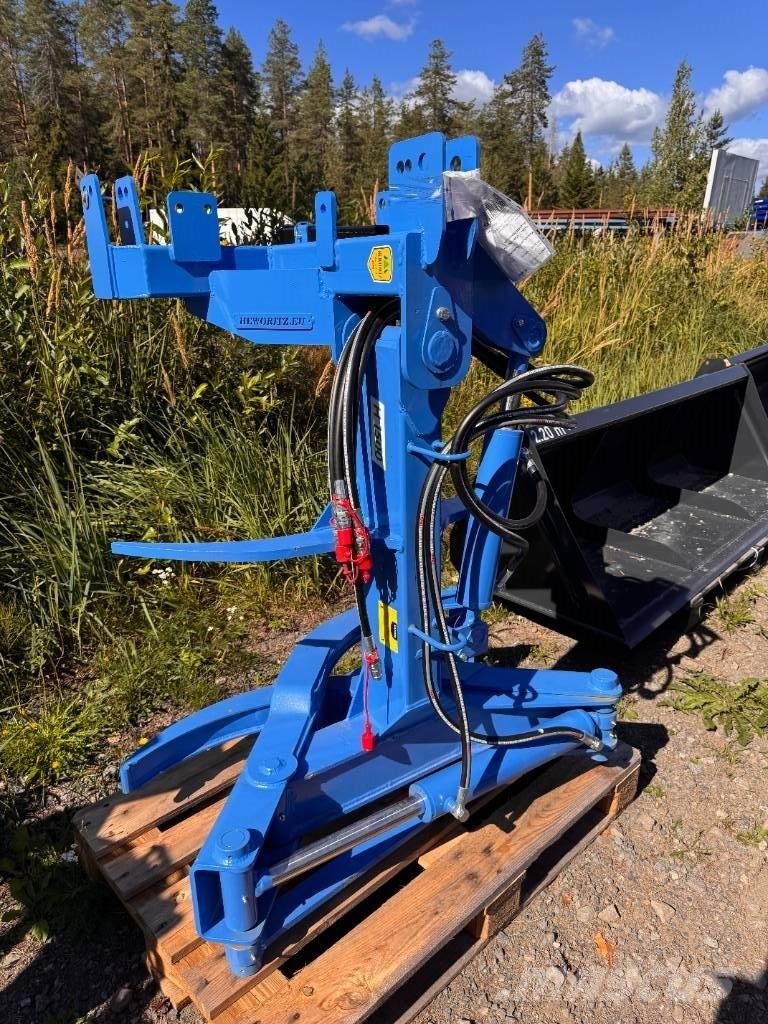  HEVO H1500 Jeřáby a nakladače