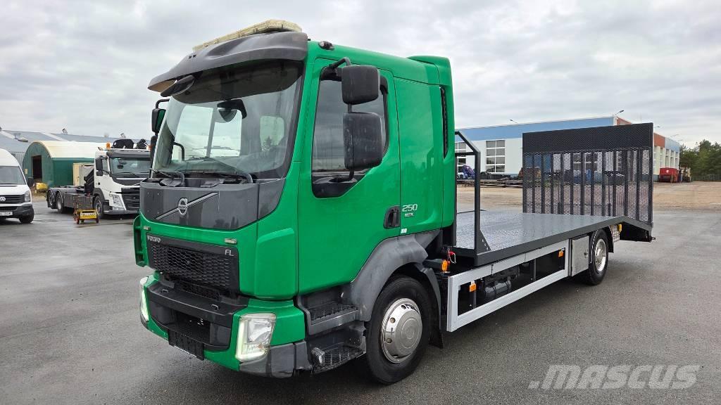 Volvo FL250 4X2 Valník s navijákem