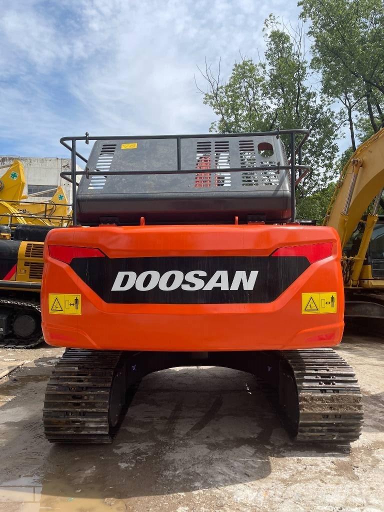 Doosan DX 225 Midi rýpadla 7t - 12t