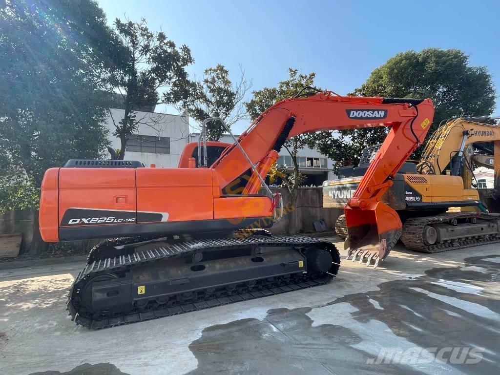 Doosan DX 225 LC Pásová rýpadla