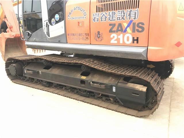 Hitachi zx210 Pásová rýpadla