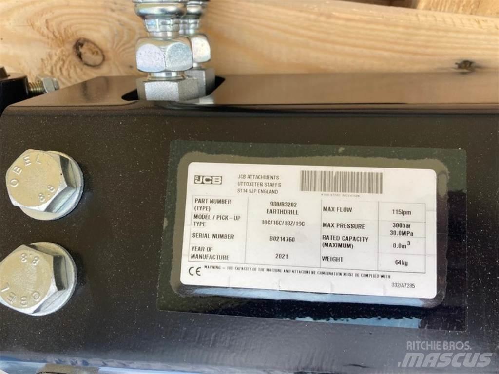JCB B3202 Hydraulická beranidla na zatloukání pilotů