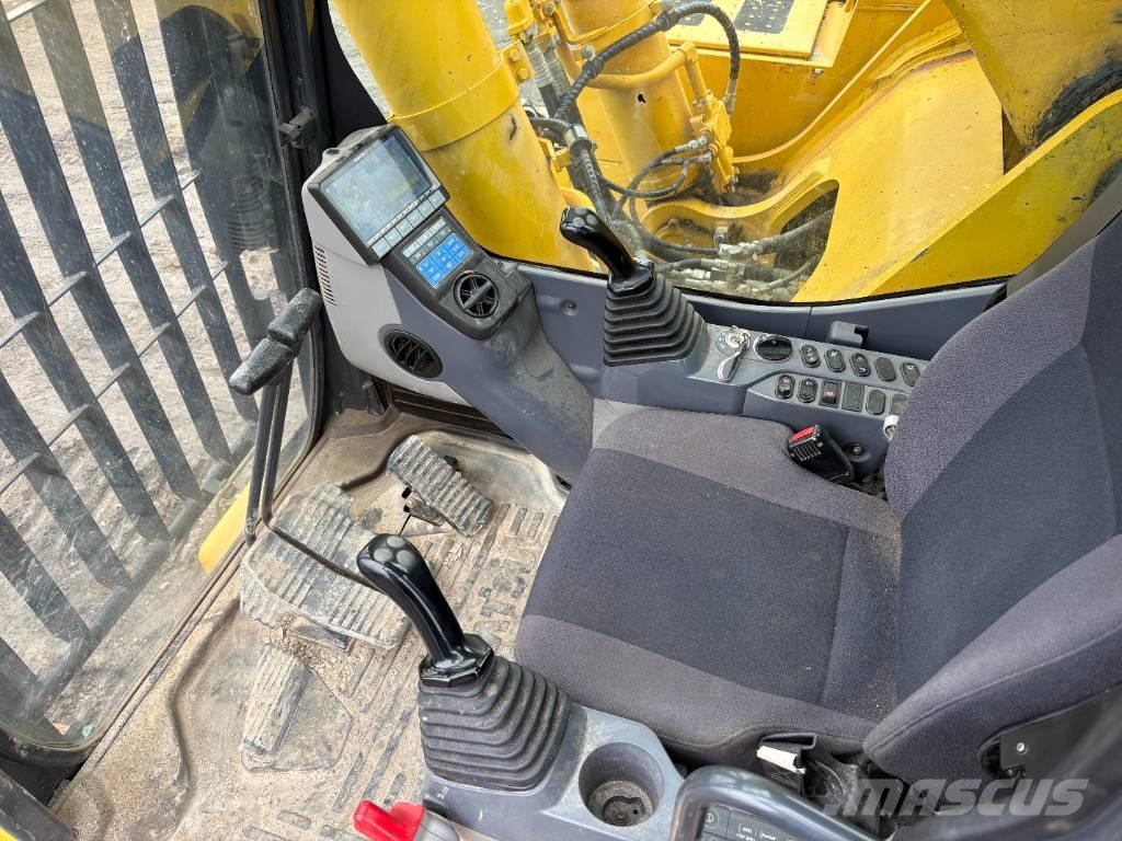 Komatsu PC700LC-11 Pásová rýpadla