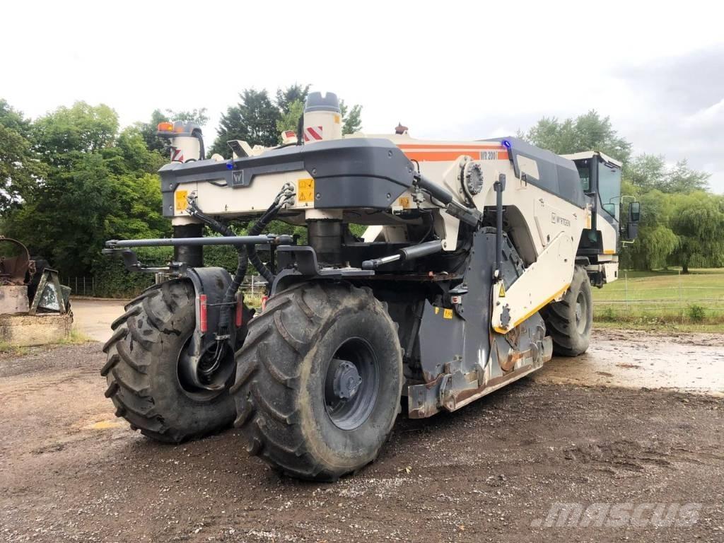 Wirtgen WR200i Půdní kompaktory