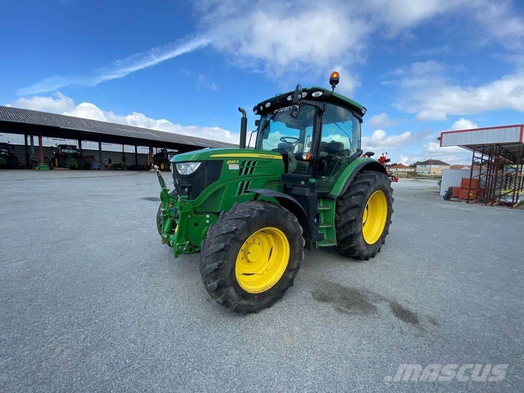 John Deere 6120R Traktory