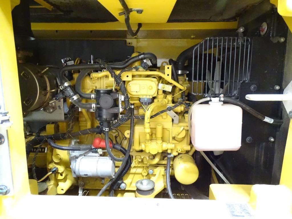CAT 307.5 Midi rýpadla 7t - 12t