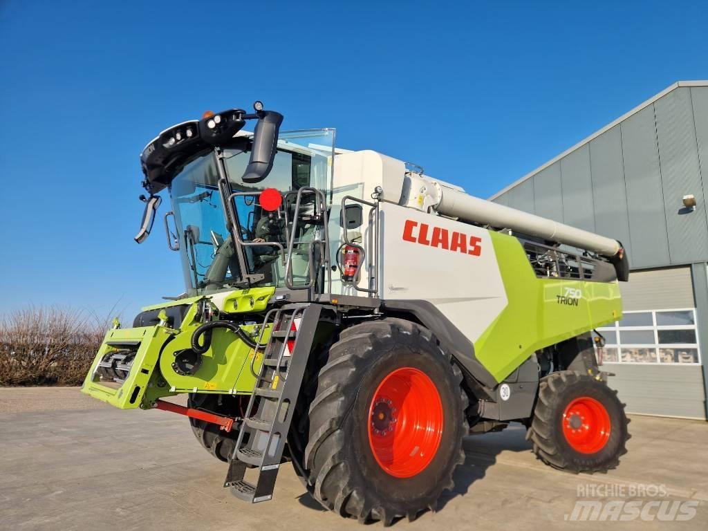 CLAAS Trion 750 Sklízecí mlátičky